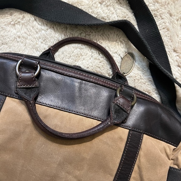 EUC Fossil Canvas and Leather Weekender Messenger Bag - Picture 12 of 16